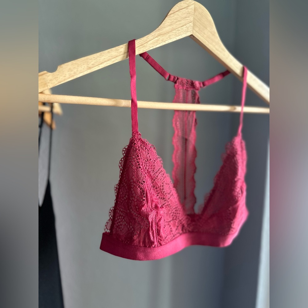 Lace T-Strap Back Plunge Bralette – Strappy Deep V Lingerie-inspired Crop Top